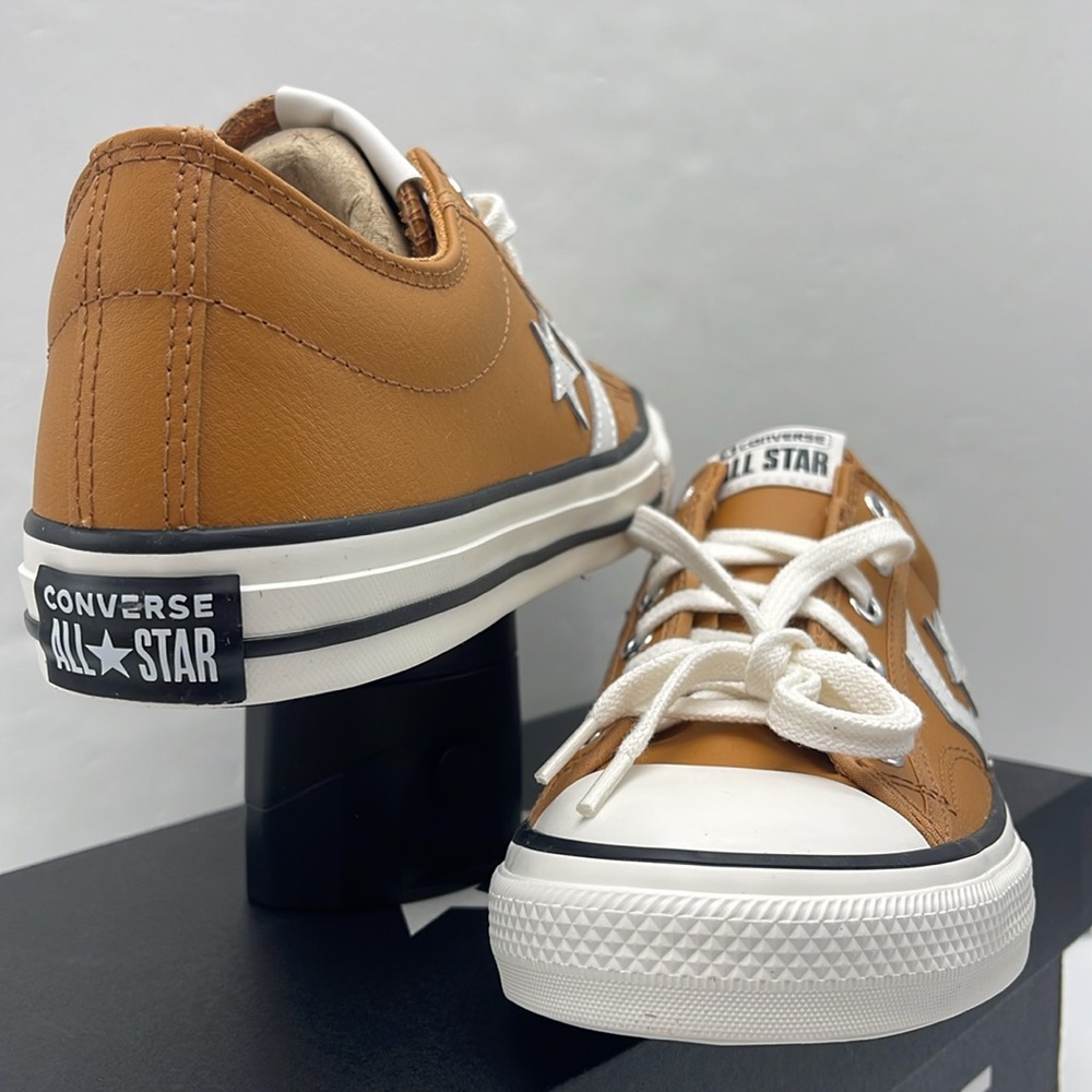 Converse WMNS 'Sneakers A12408C
STAR PLAYER 76 OX
GINGERSNAP/VINTAGE WHITE/BLACK - Picture 8 of 16